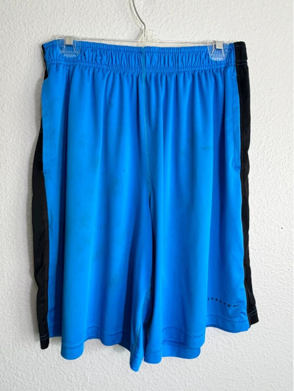 Nike Dri-FIT Livestrong Blue Black Athletic Training Shorts Mens Large
